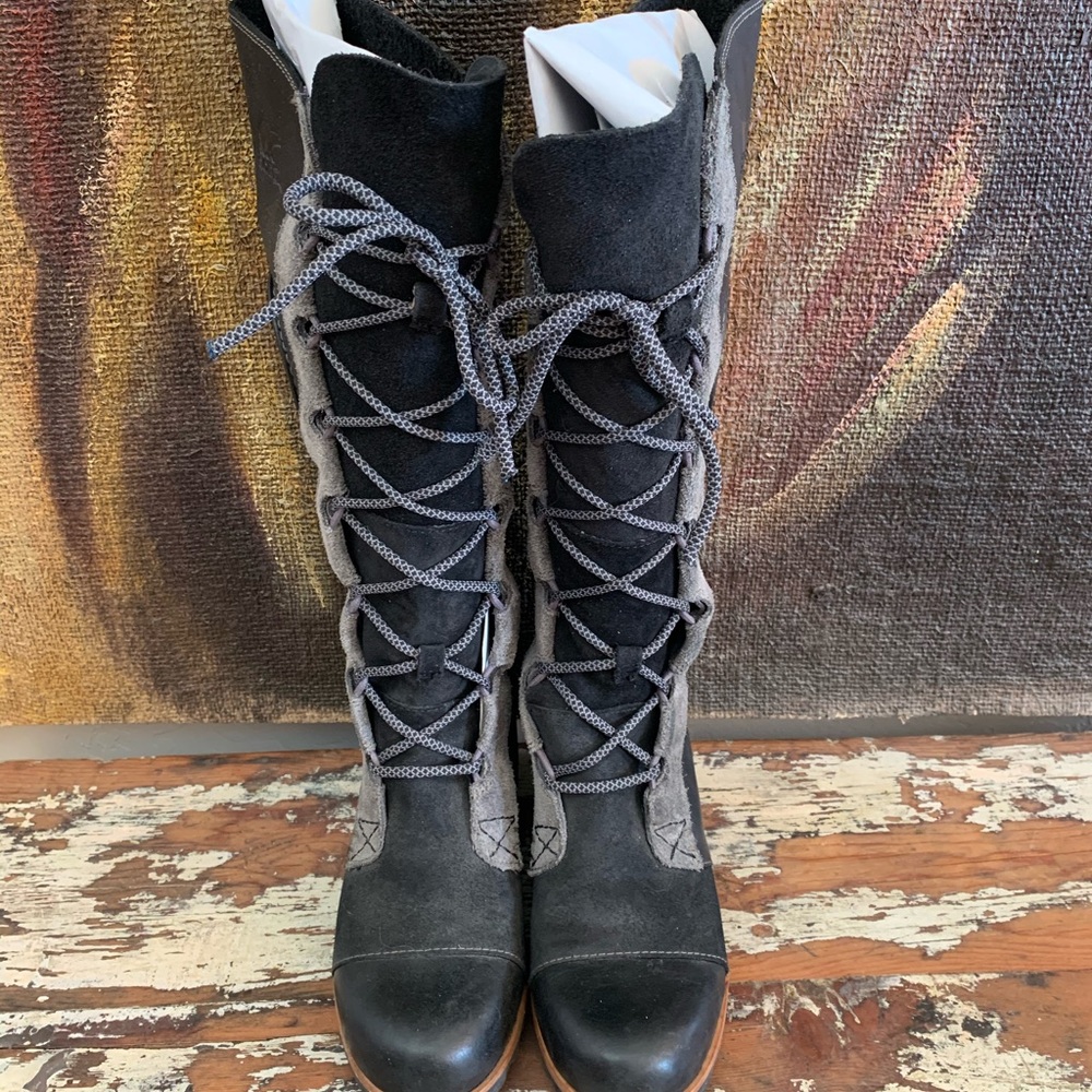 Sorel Joan of Arctic Wedge tall boot sz7